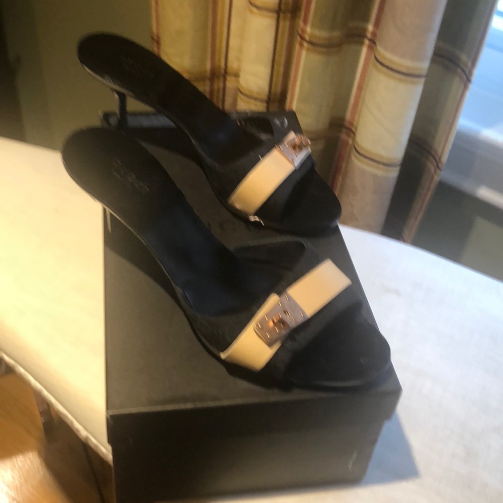 Gucci kitty heel sandal